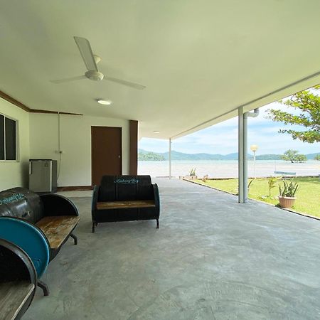 Oyo 90317 Ambong Bay Resthouse Hotell Kota Kinabalu Exteriör bild