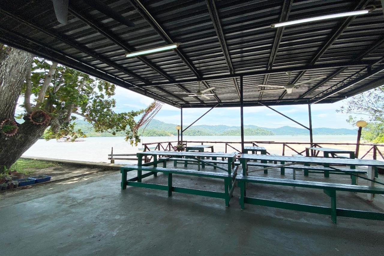 Oyo 90317 Ambong Bay Resthouse Hotell Kota Kinabalu Exteriör bild